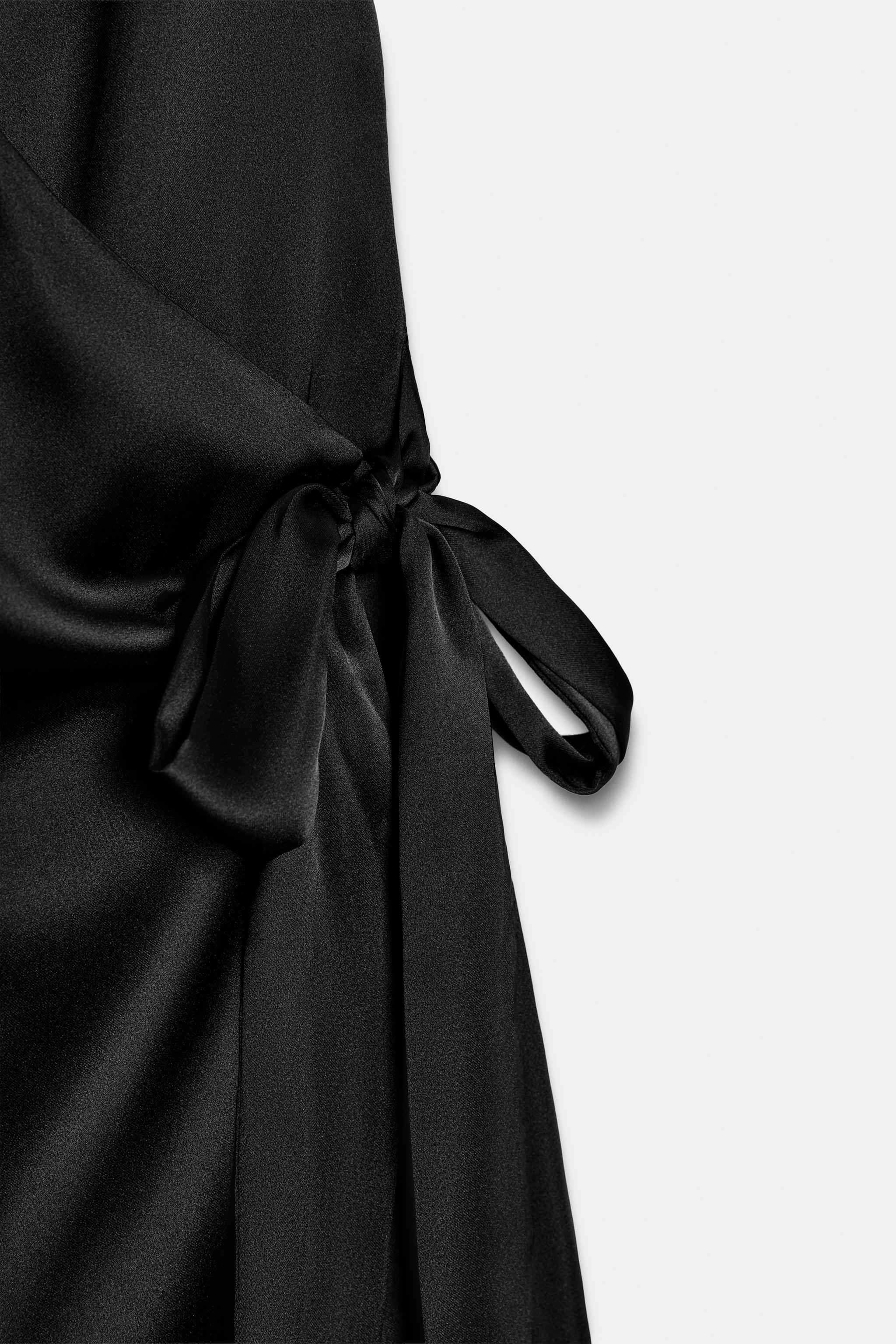 ROBE SATINÉE HALTER À POIS